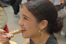 Mézeskalács-elefánt és háromszemű Mikulás az egyetem adventi programján